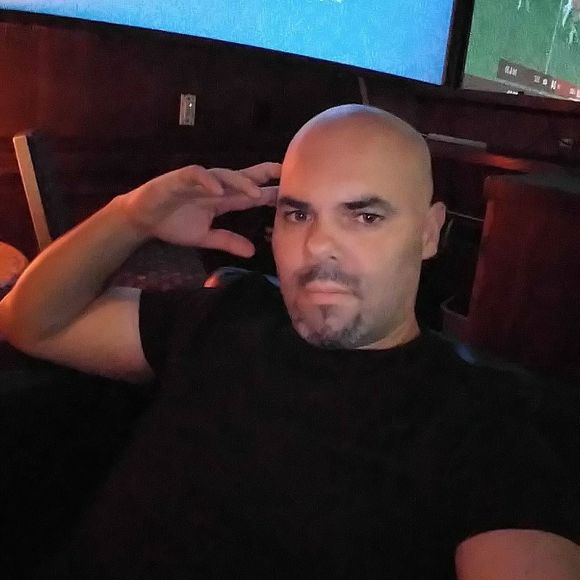 Meet your Posher, Cesar - Picture 1 of 1